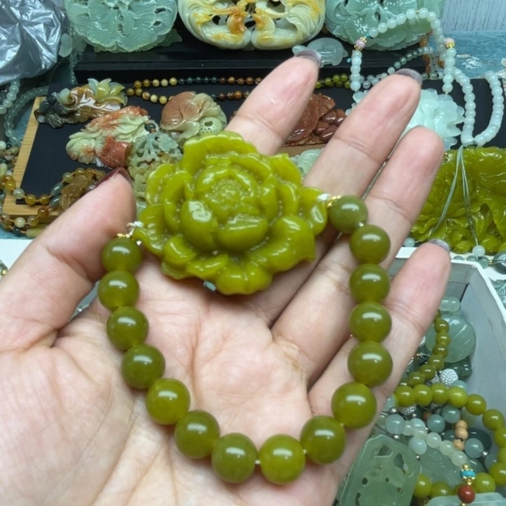 蛇纹石玉未镶嵌颈饰