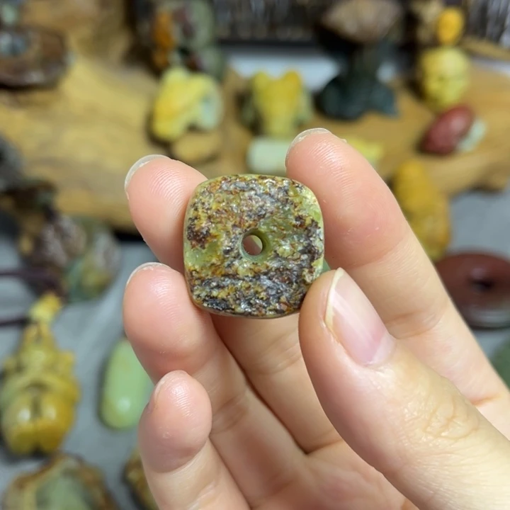 岫岩河磨玉（透闪石质玉）未镶嵌挂件