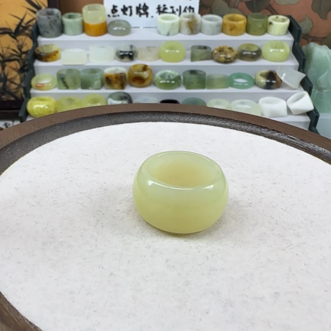 呱***，蛇纹石玉未镶嵌戒指