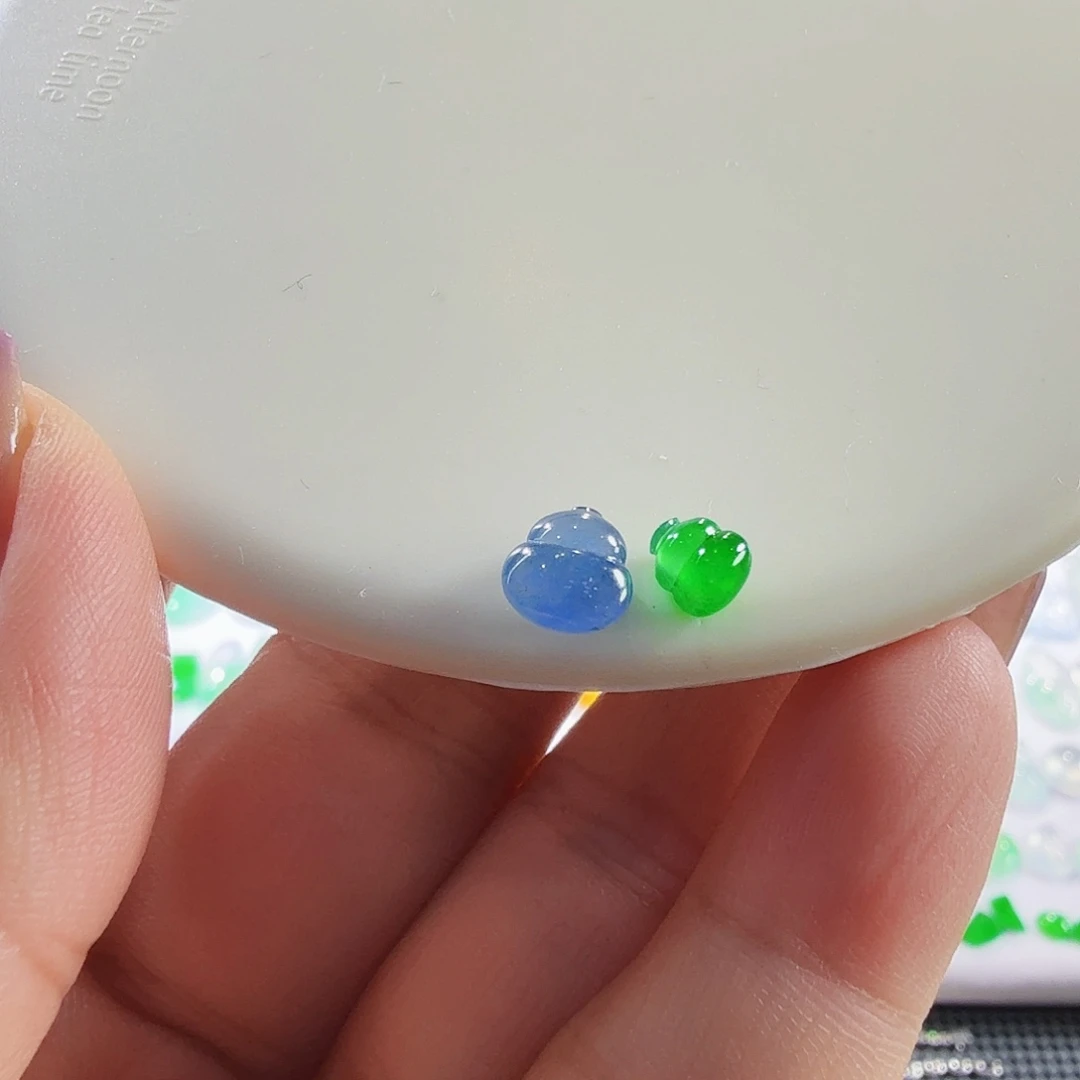 翡翠未镶嵌颈饰裸石