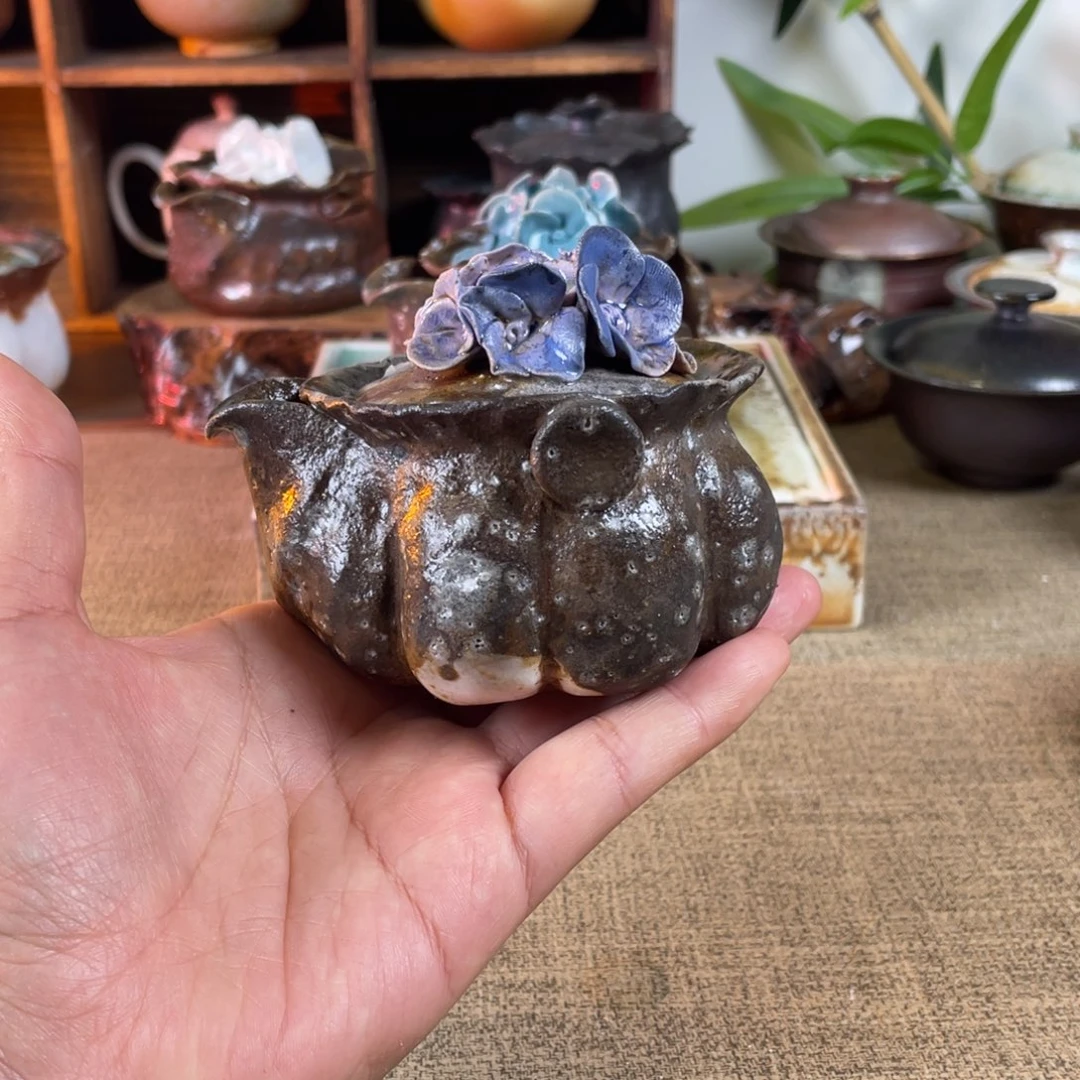 青***山柴烧。 手捏。宝瓶 紫色绣球花