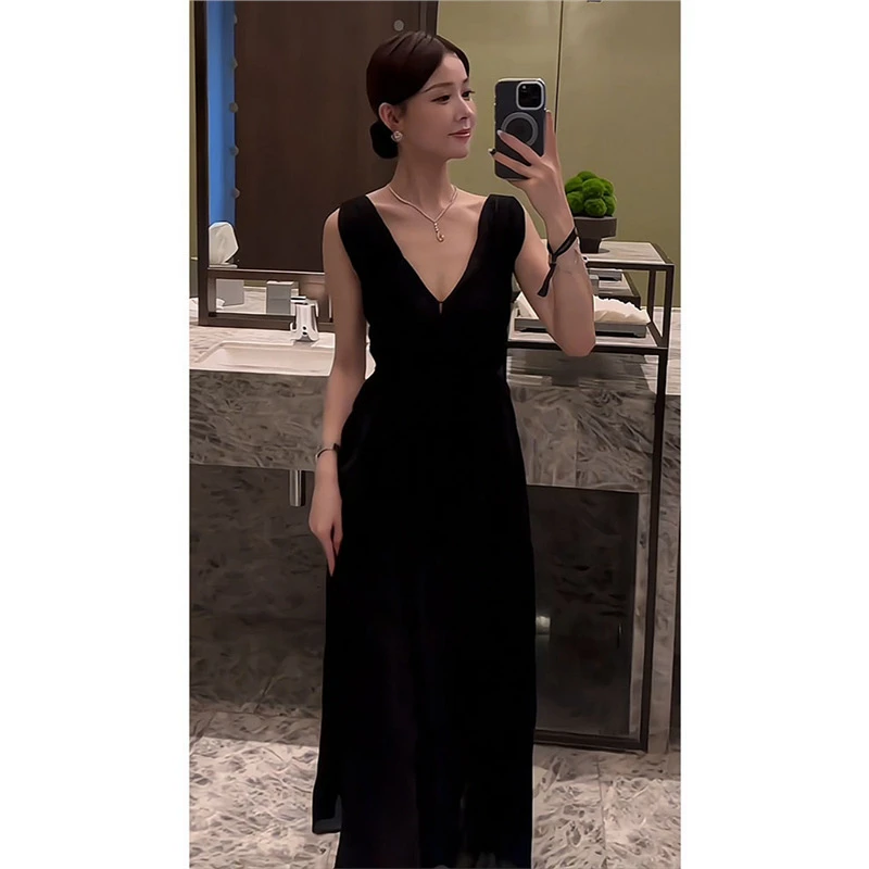 吊带无袖夏季v领口袋设计连衣裙名媛晚礼服机能风小黑裙气质法式