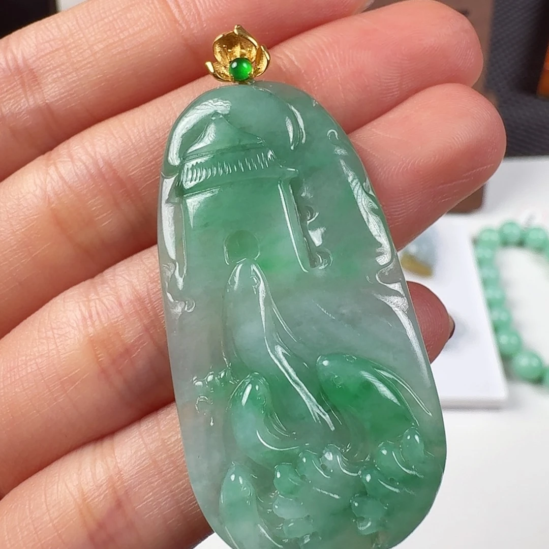 翡翠18K金镶嵌颈饰