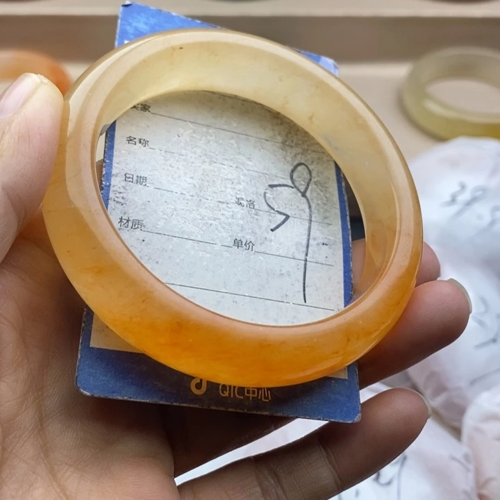 石英质玉未镶嵌手镯