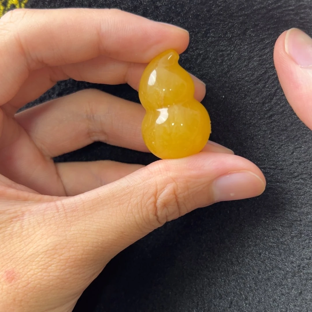 未镶嵌琥珀珠宝奇石