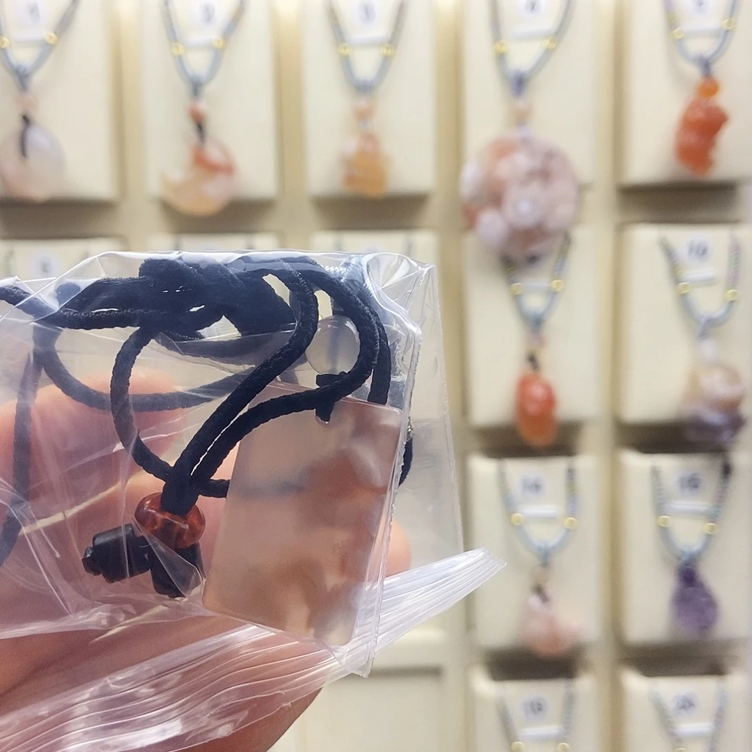 石英质玉颈饰未镶嵌ï