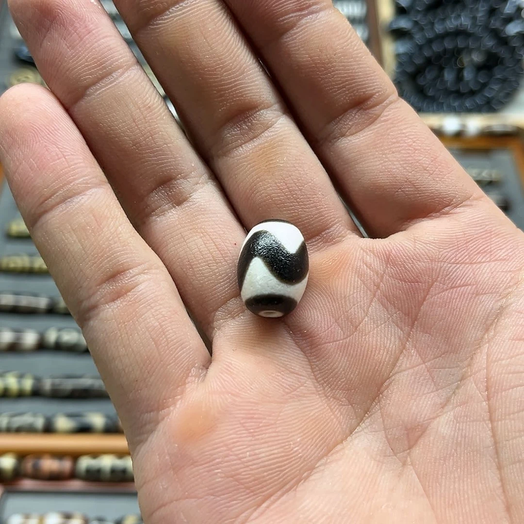 玛瑙/玉髓颈饰未镶嵌静**景