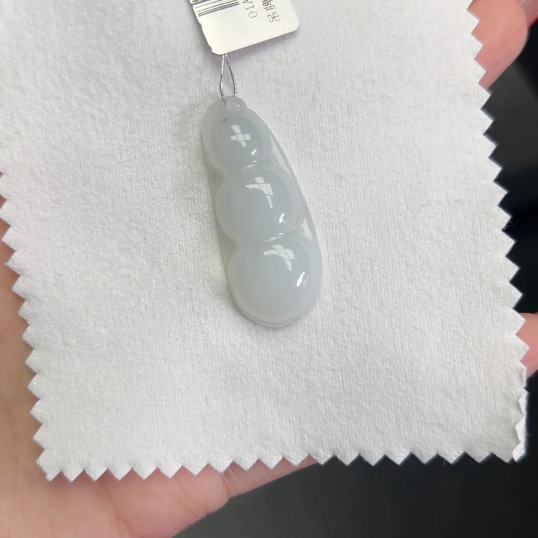 翡翠颈饰未镶嵌福豆