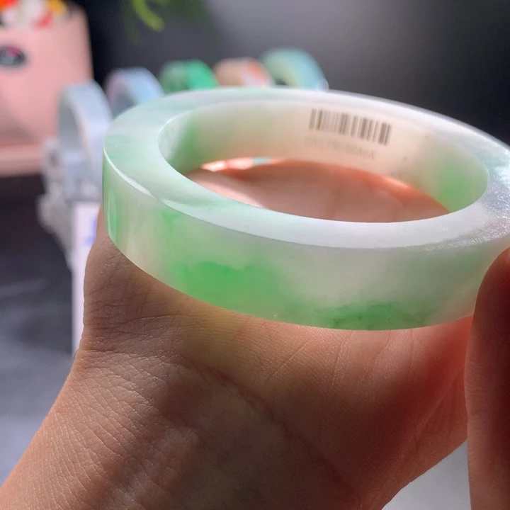 未镶嵌手镯定制翡翠