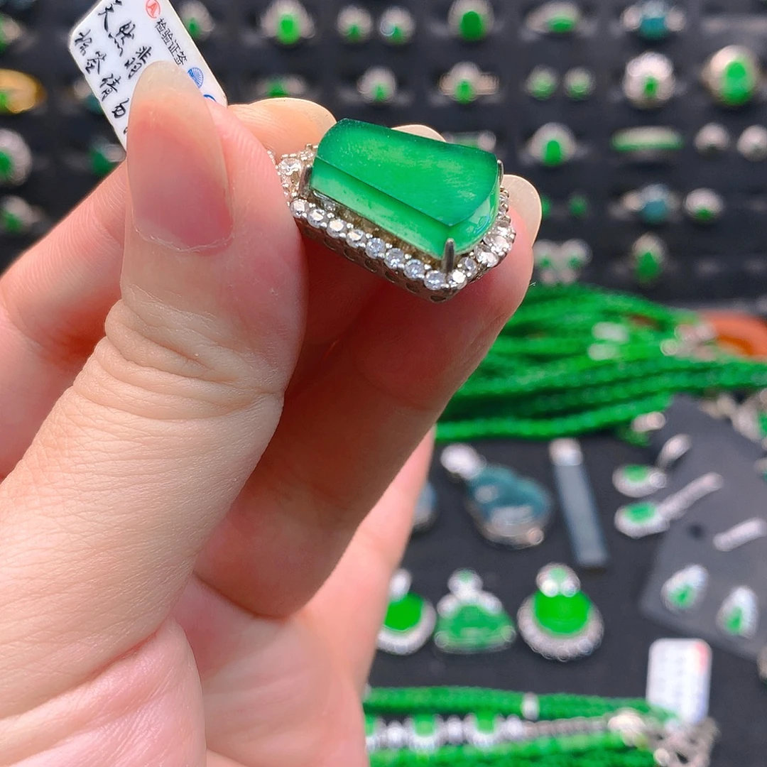 慧***安翡翠未镶嵌吊坠(不含链)