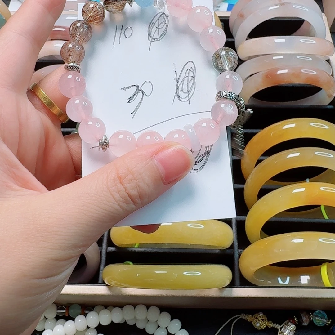 石英质玉手镯未镶嵌110