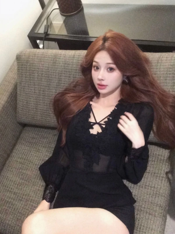 立体蕾丝花边V领拼接衬衫套装女时尚百搭高级重工吊带背心两件套