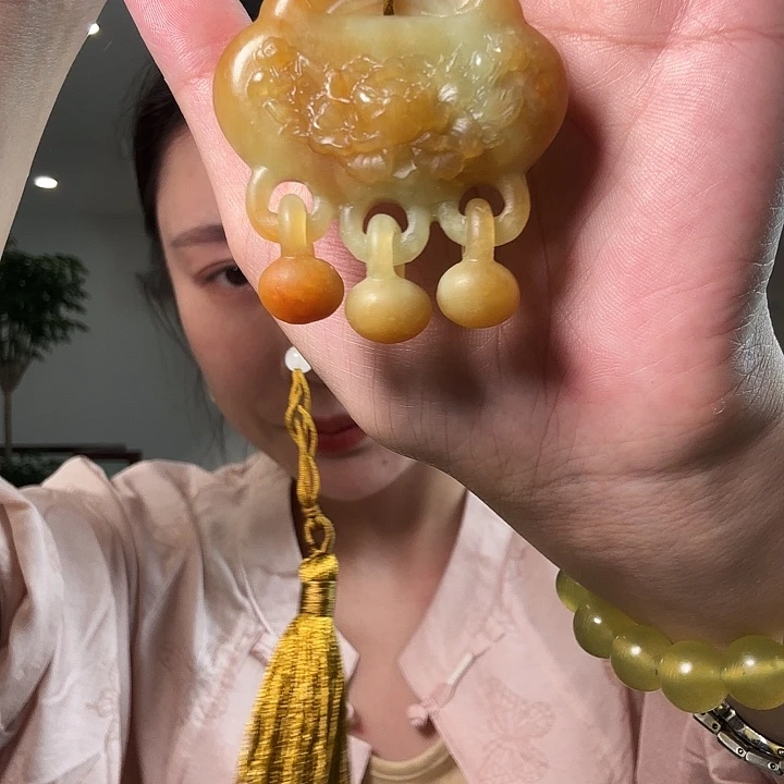 ****℡蛇纹石玉未镶嵌颈饰