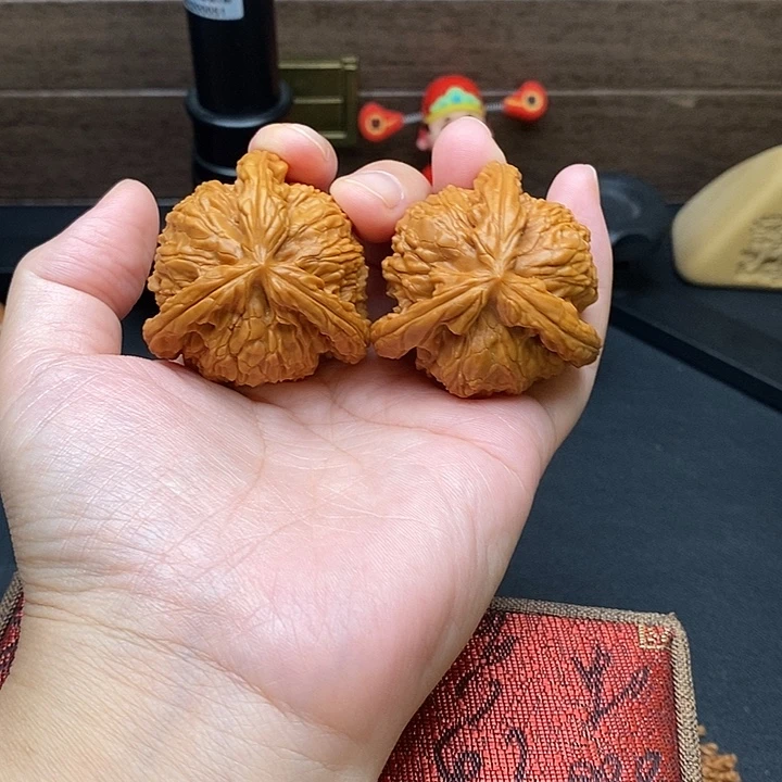 百***回把件文玩核桃白奔