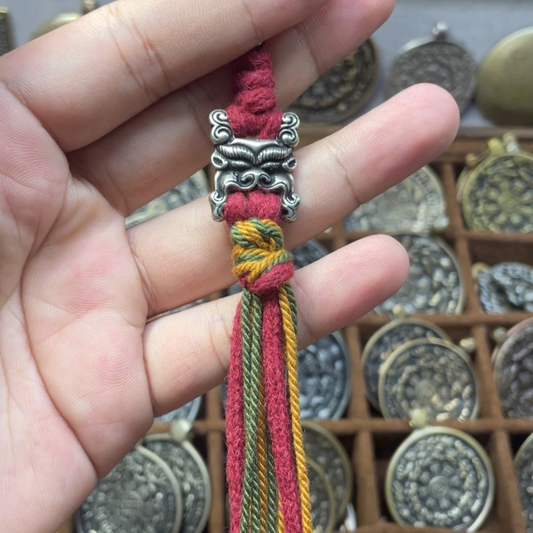 白铜经书扣侧挂一个