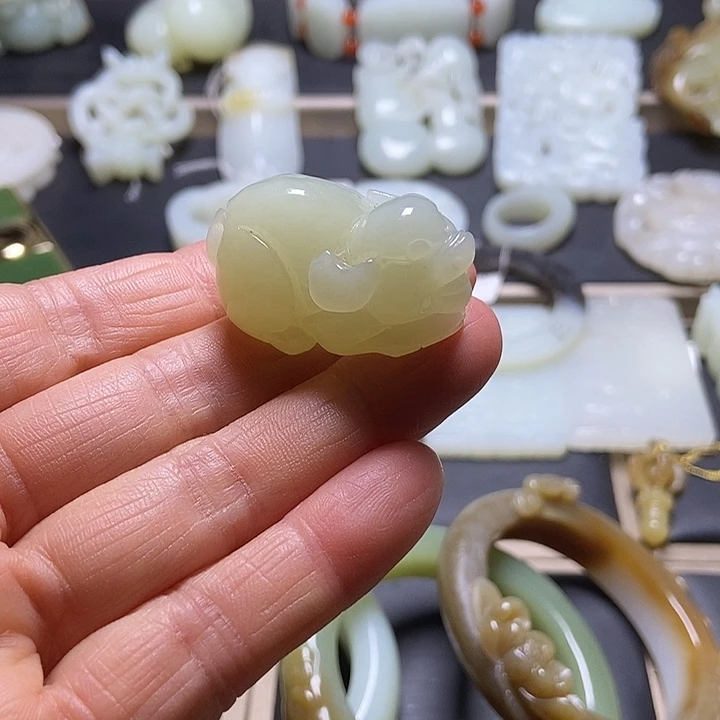 和田玉未镶嵌挂件