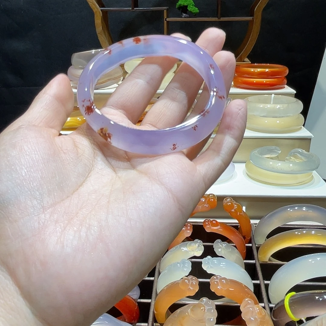 晓***籲玛瑙/玉髓未镶嵌手镯