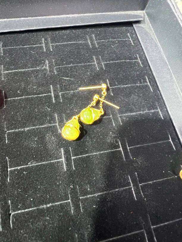 和田玉碧玉苹果绿色葫芦耳钉