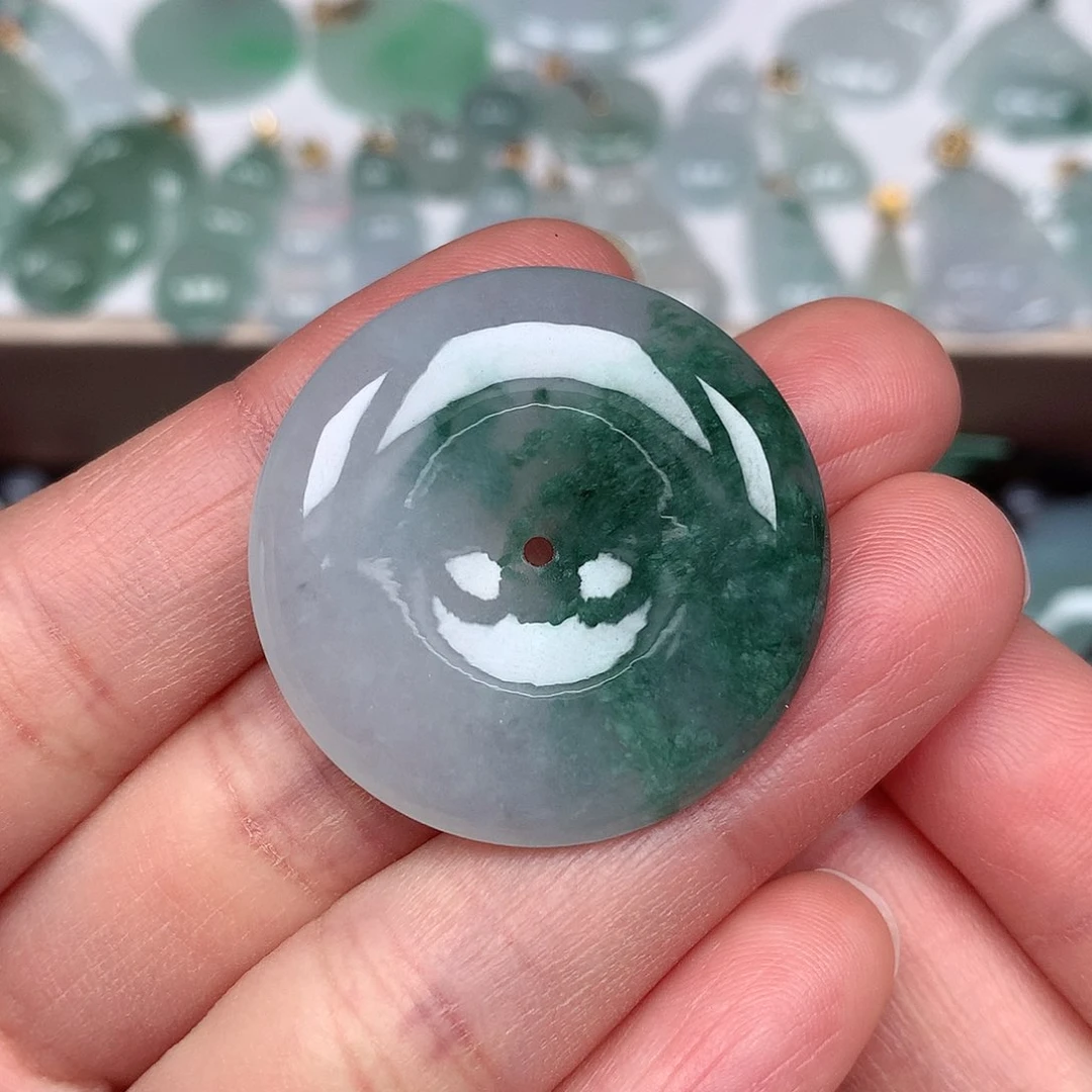 翡翠颈饰未镶嵌平安扣A