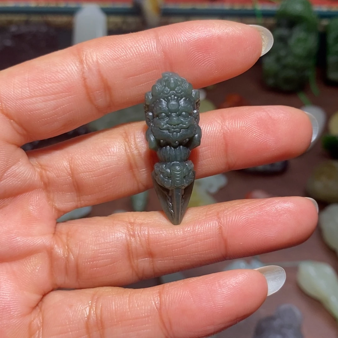 和田玉未镶嵌颈饰定制