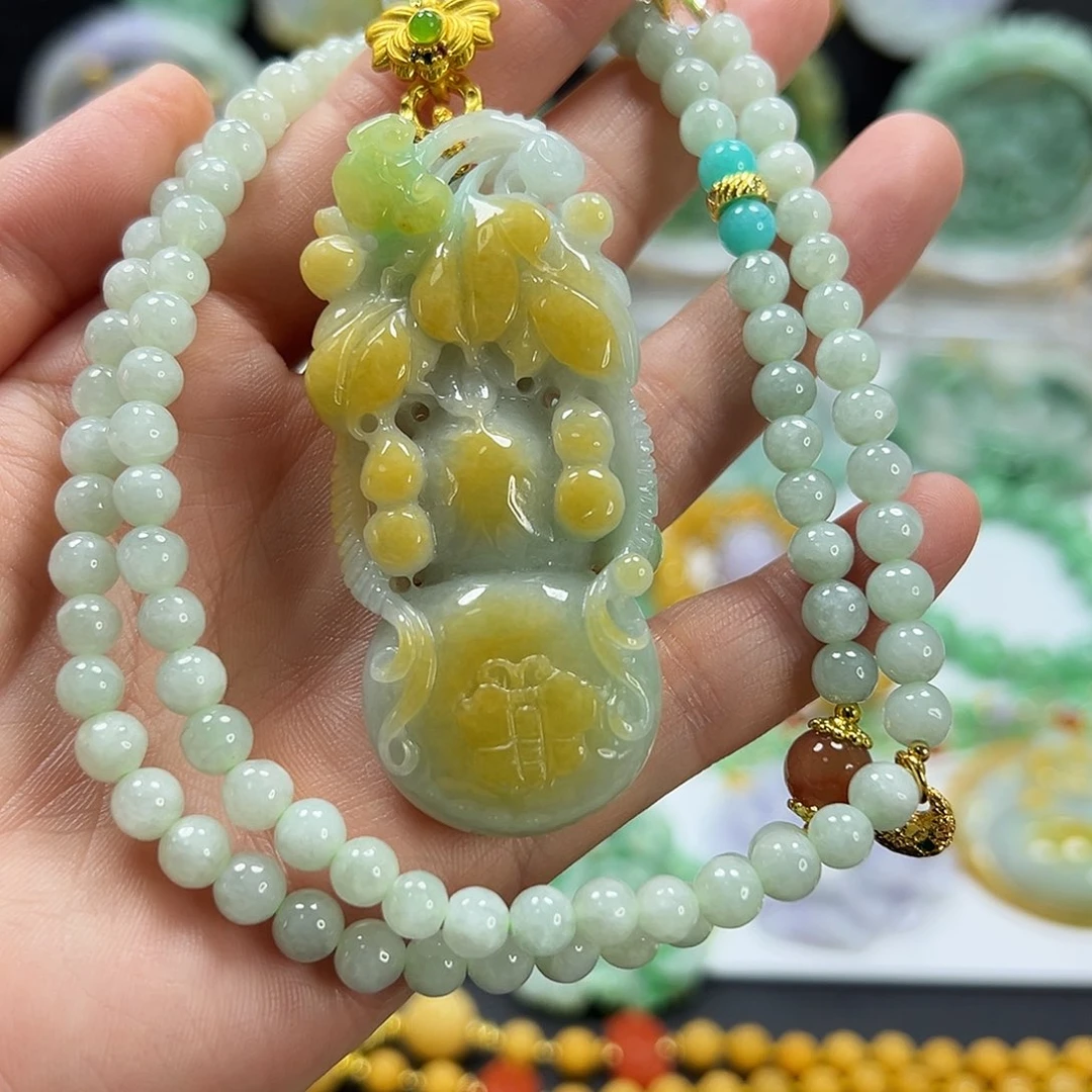 翡翠未镶嵌颈饰吊坠