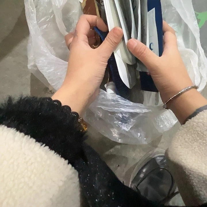 敷敷膜膜10片斑斑点点的。