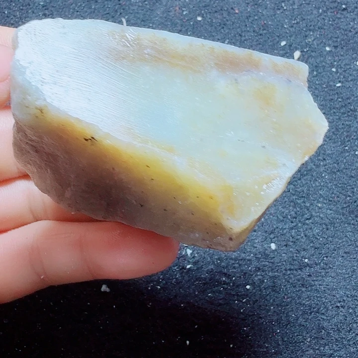 未镶嵌和田玉（糖玉）珠宝半成品