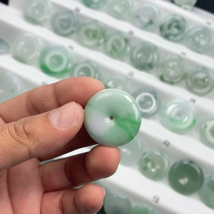 翡翠未镶嵌颈饰缅甸天然A货翡翠29.6-6.6