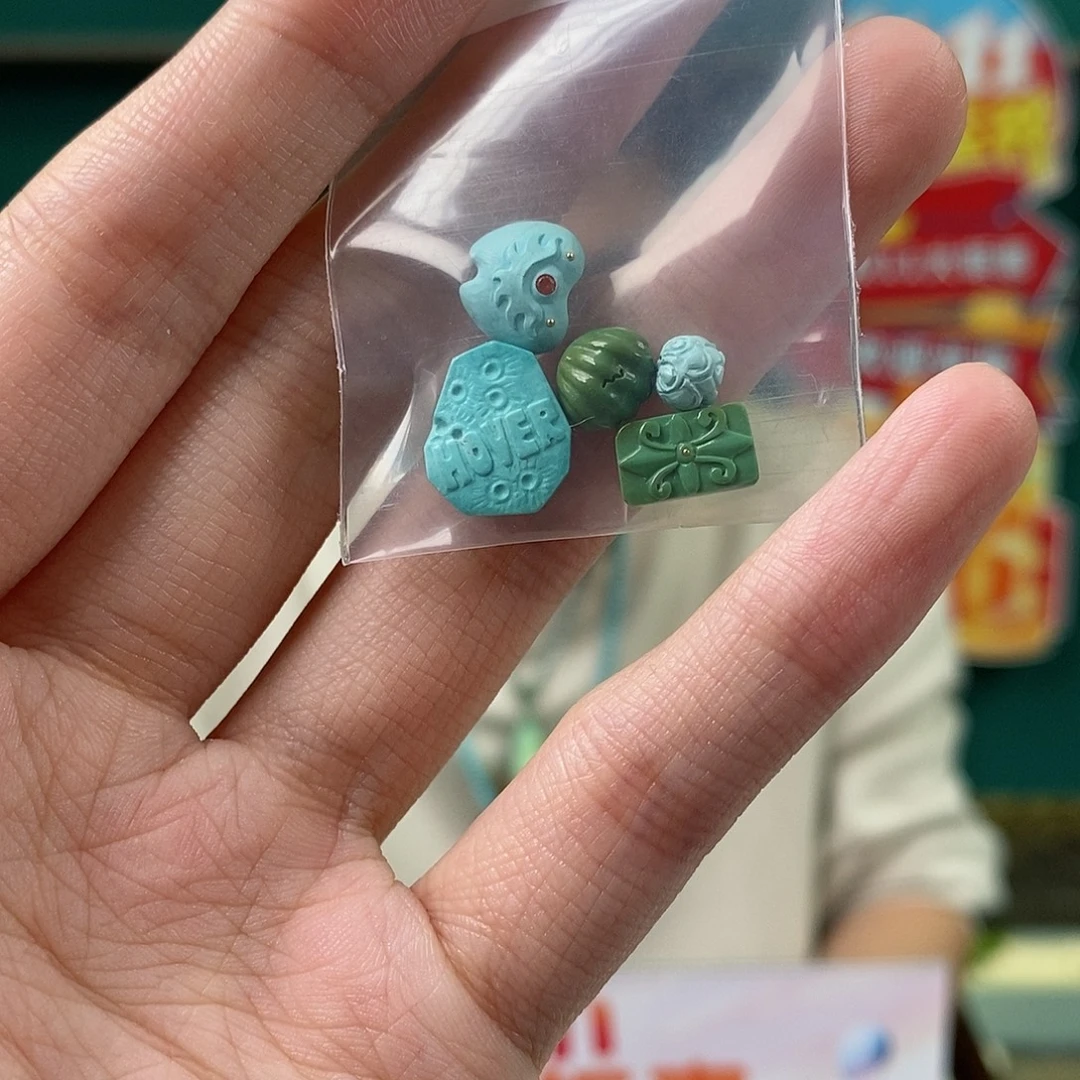 绿松石未镶嵌珠宝奇石