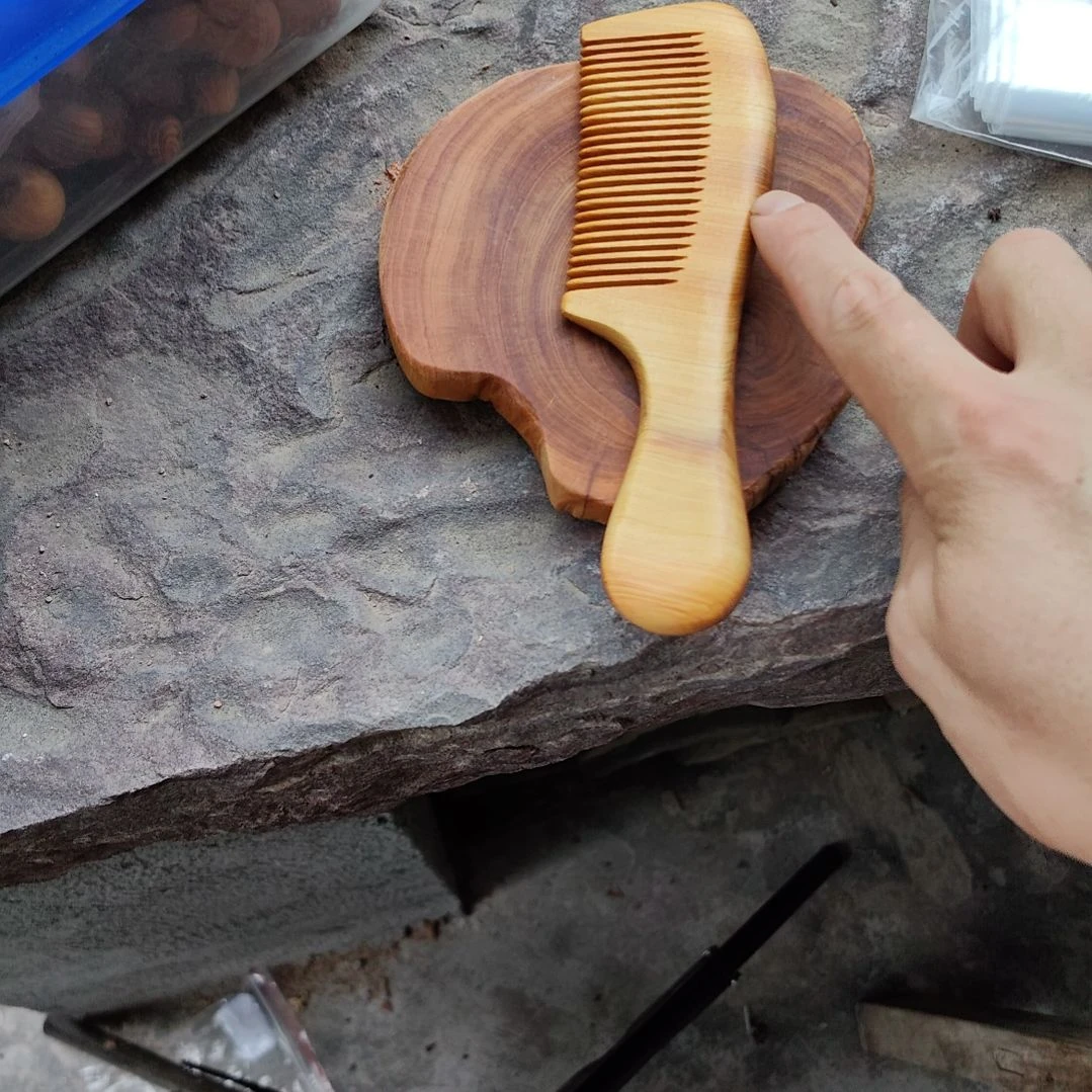 崖柏梳子一个，太行崖柏