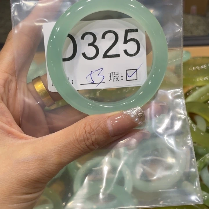 未镶嵌蛇纹石玉手镯A****⁵