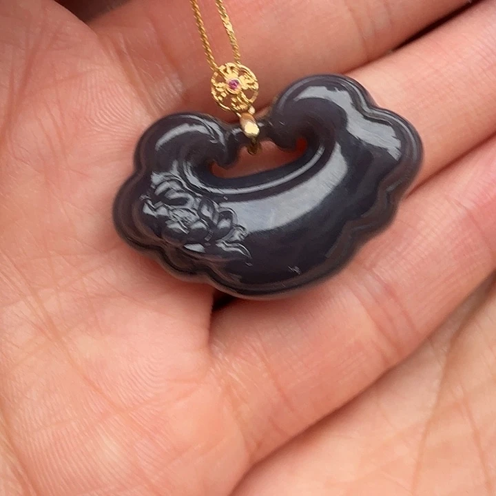 燕***)和田玉18K金镶嵌颈饰