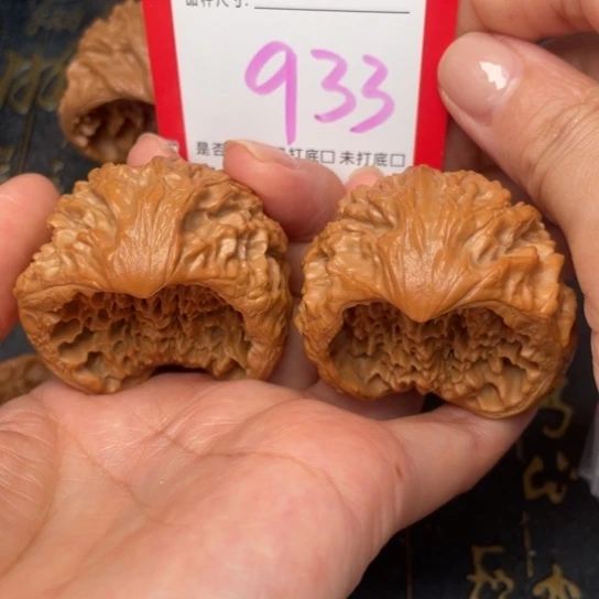 吊坠桃核文玩了吗