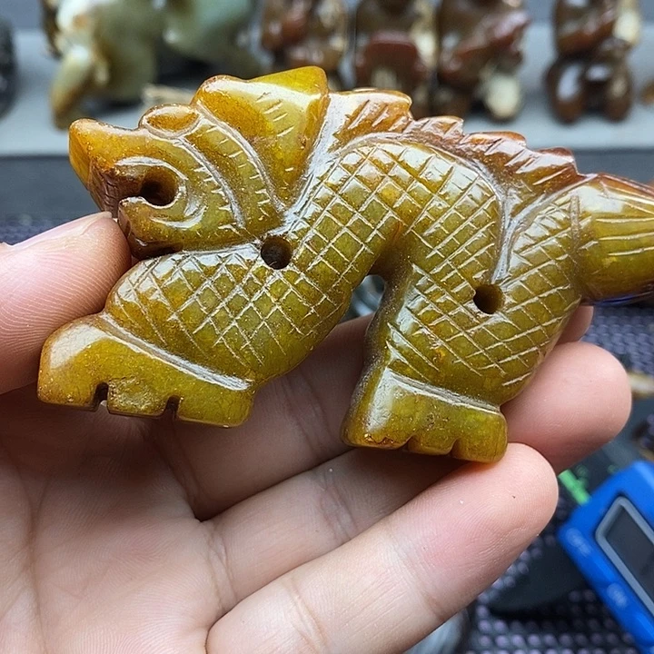 未镶嵌蛇纹石玉颈饰