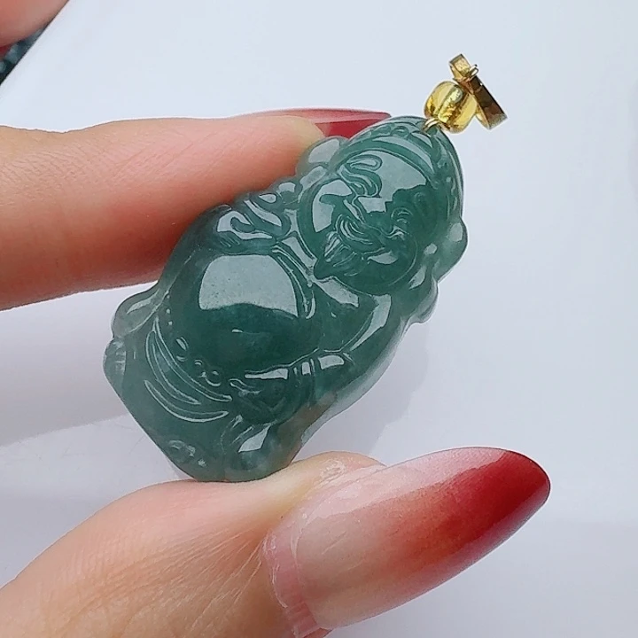 翡翠未镶嵌颈饰多样性发其一