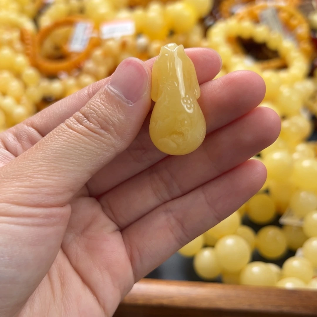 未镶嵌琥珀珠宝奇石