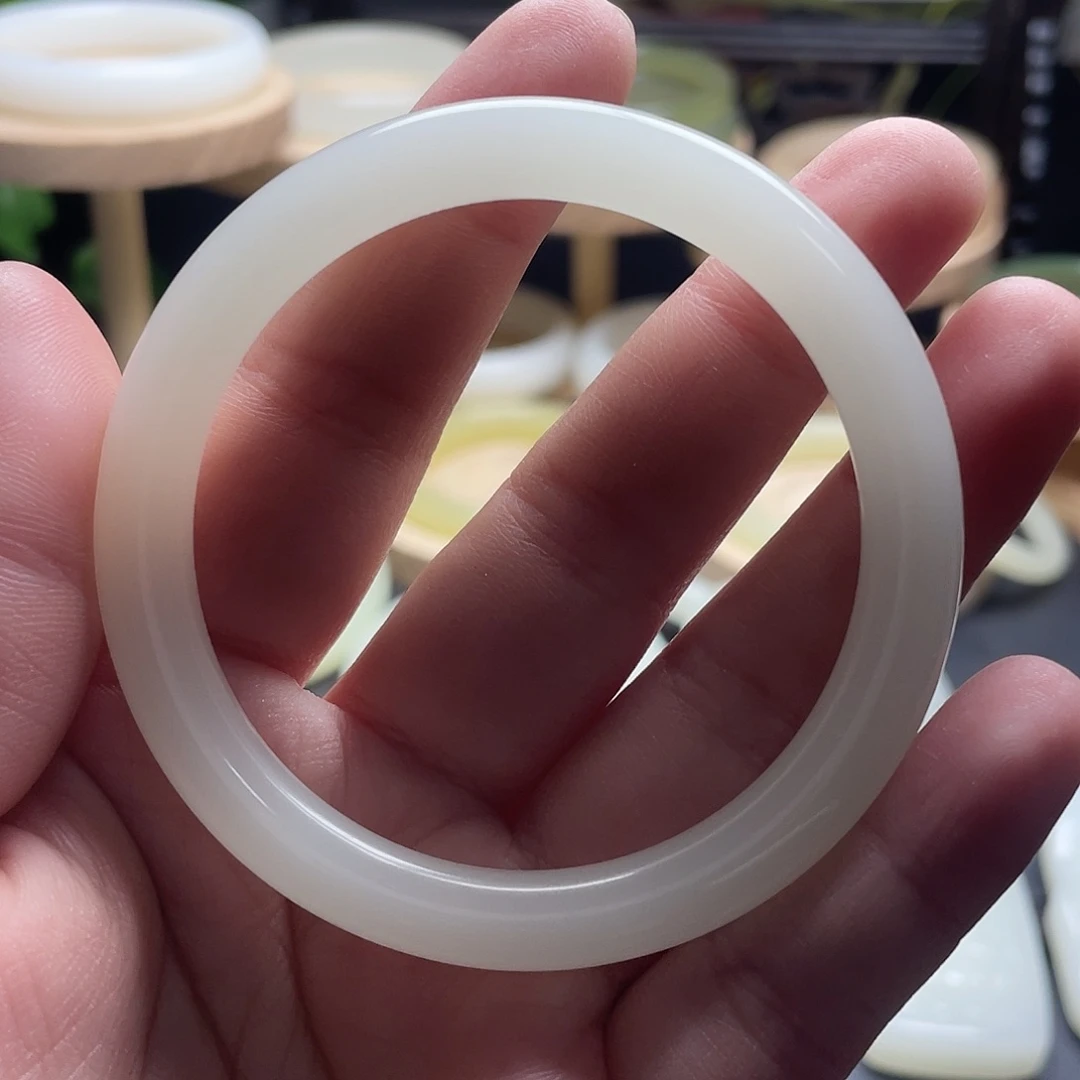 画***牢52➕圈口细叮当手镯暖白