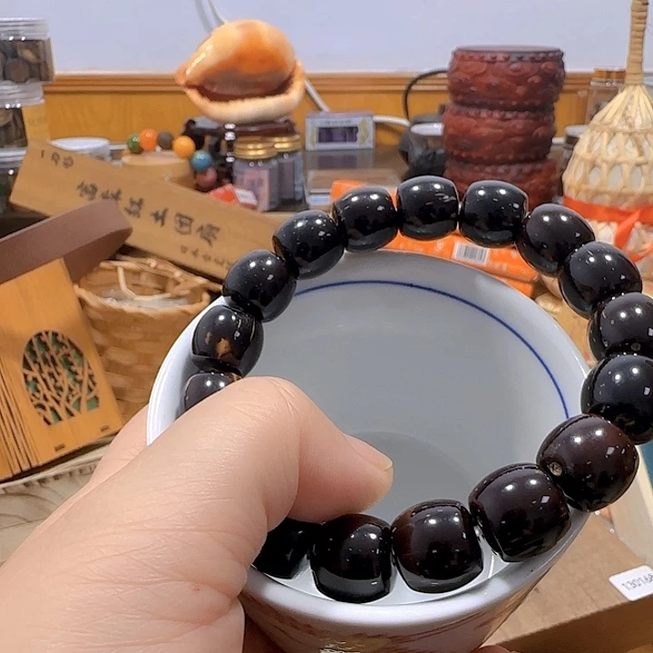 鹏***程石英石铁合金精美手手链链一个