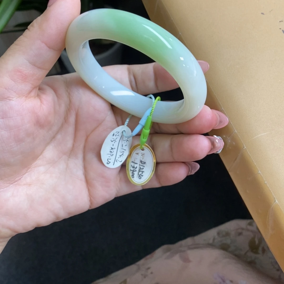 【闪购商品】和田玉手镯未镶嵌翠白手镯