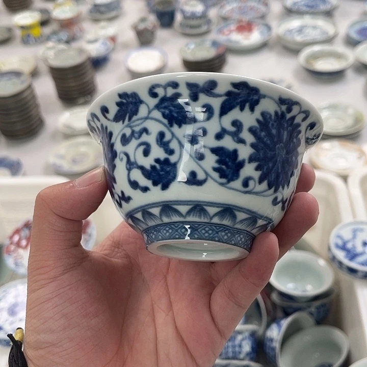 瓷片景德镇青花缠枝莲主人杯