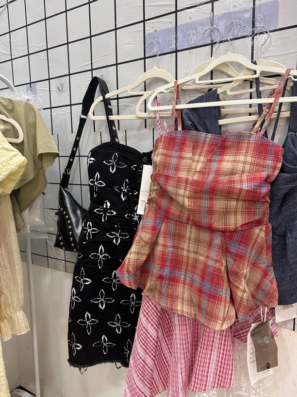 爆款女装吊带叫到名字下单备注编码样衣尾货默认瑕疵介意勿拍格子