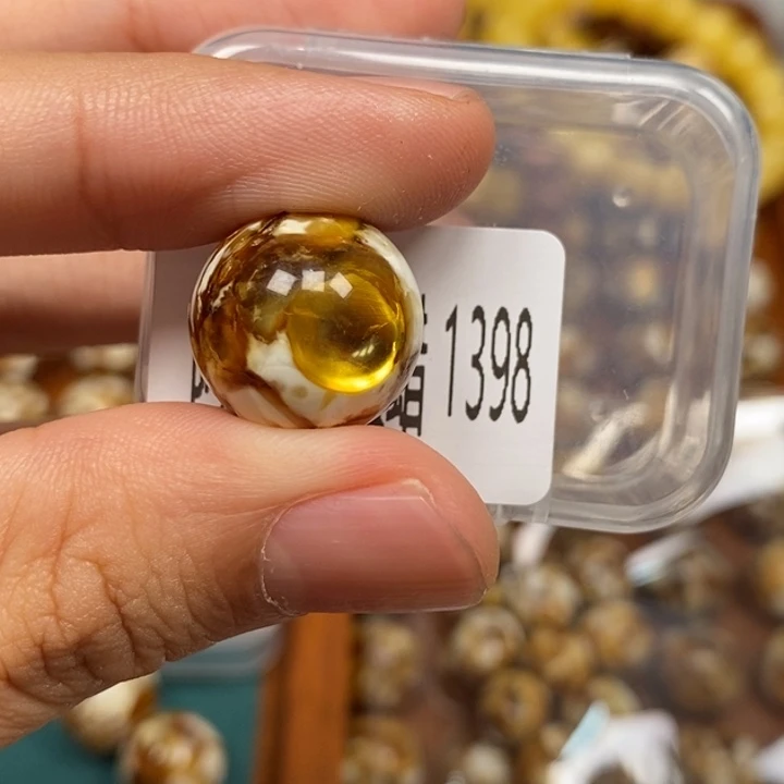 把件猴头核桃沁色圆珠老型1398