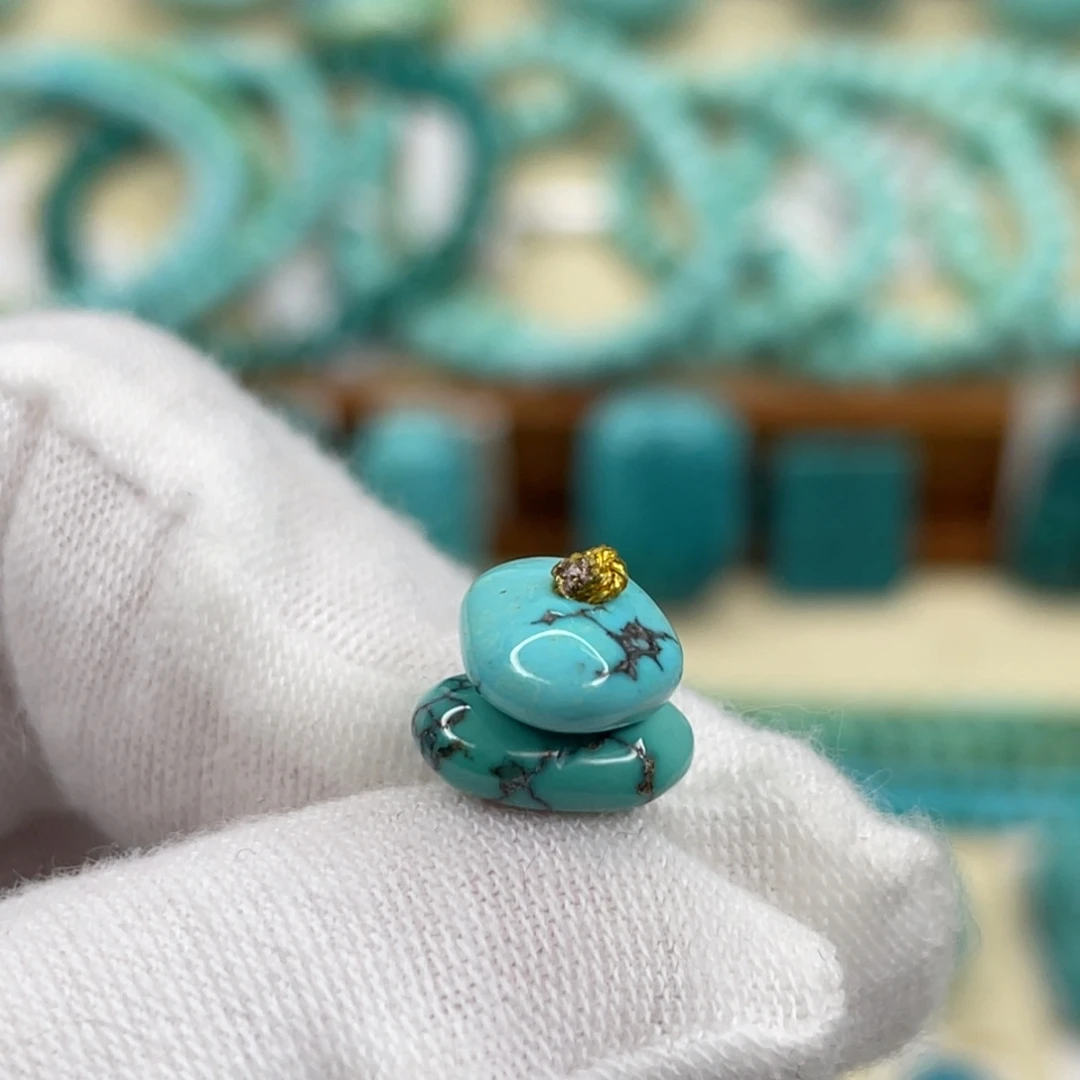 绿松石未镶嵌挂件