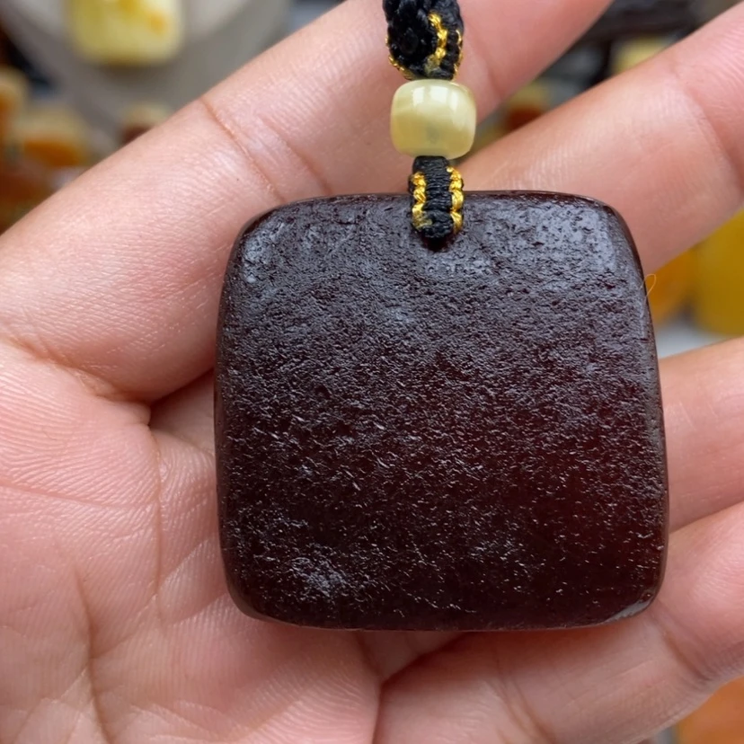 【闪购商品】琥珀颈饰未镶嵌