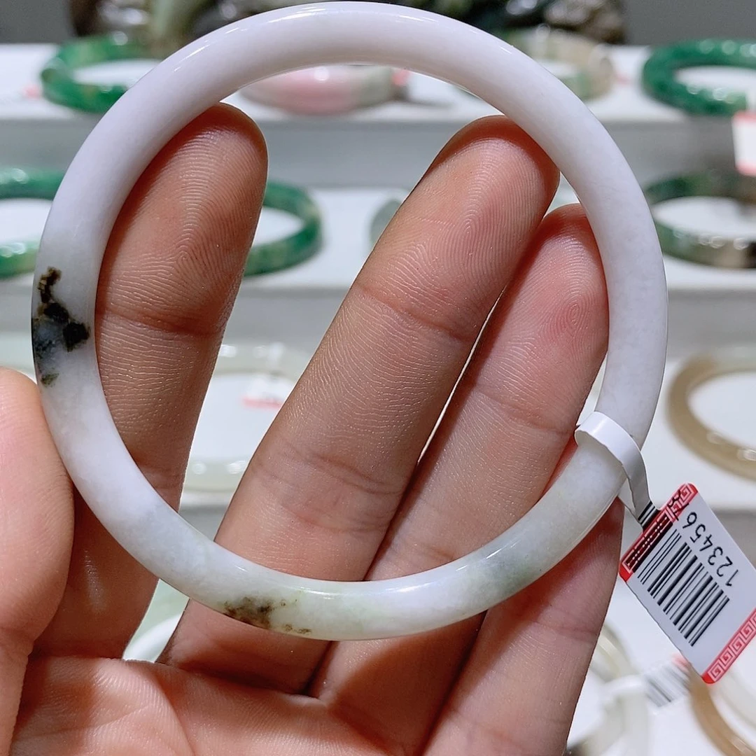 独山玉未镶嵌手镯