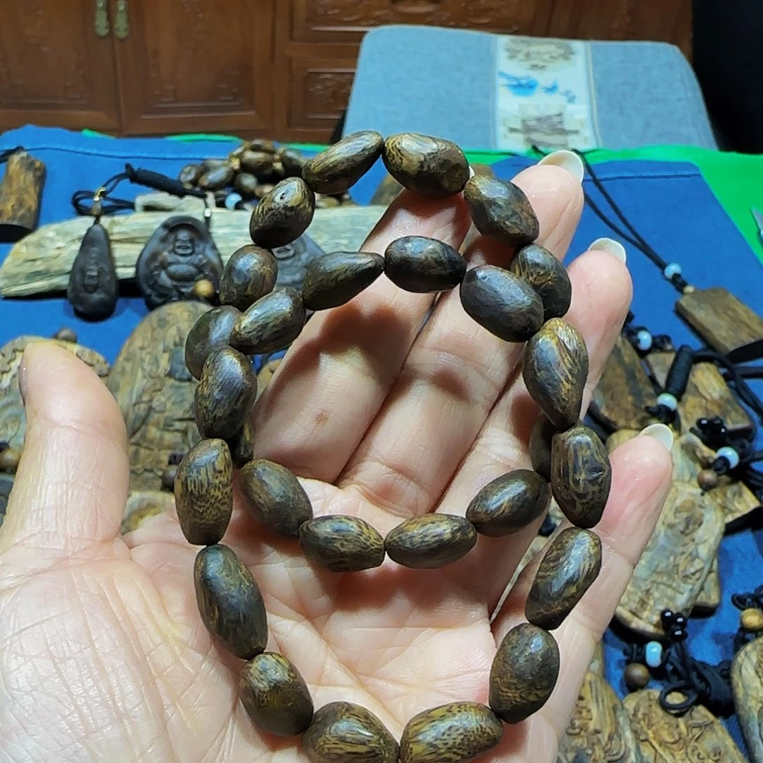 沉香沉香碎屑海南白奇乌身天然瘤疤树丁发一串