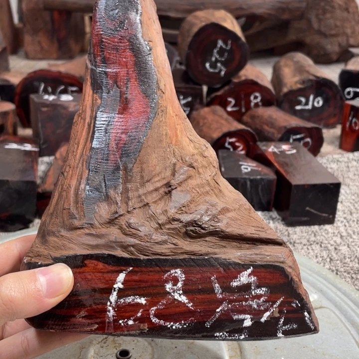 交趾黄檀（大红酸枝）