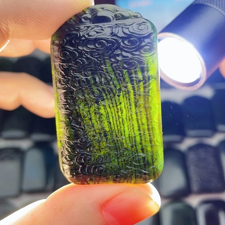 蛇纹石玉未镶嵌挂件