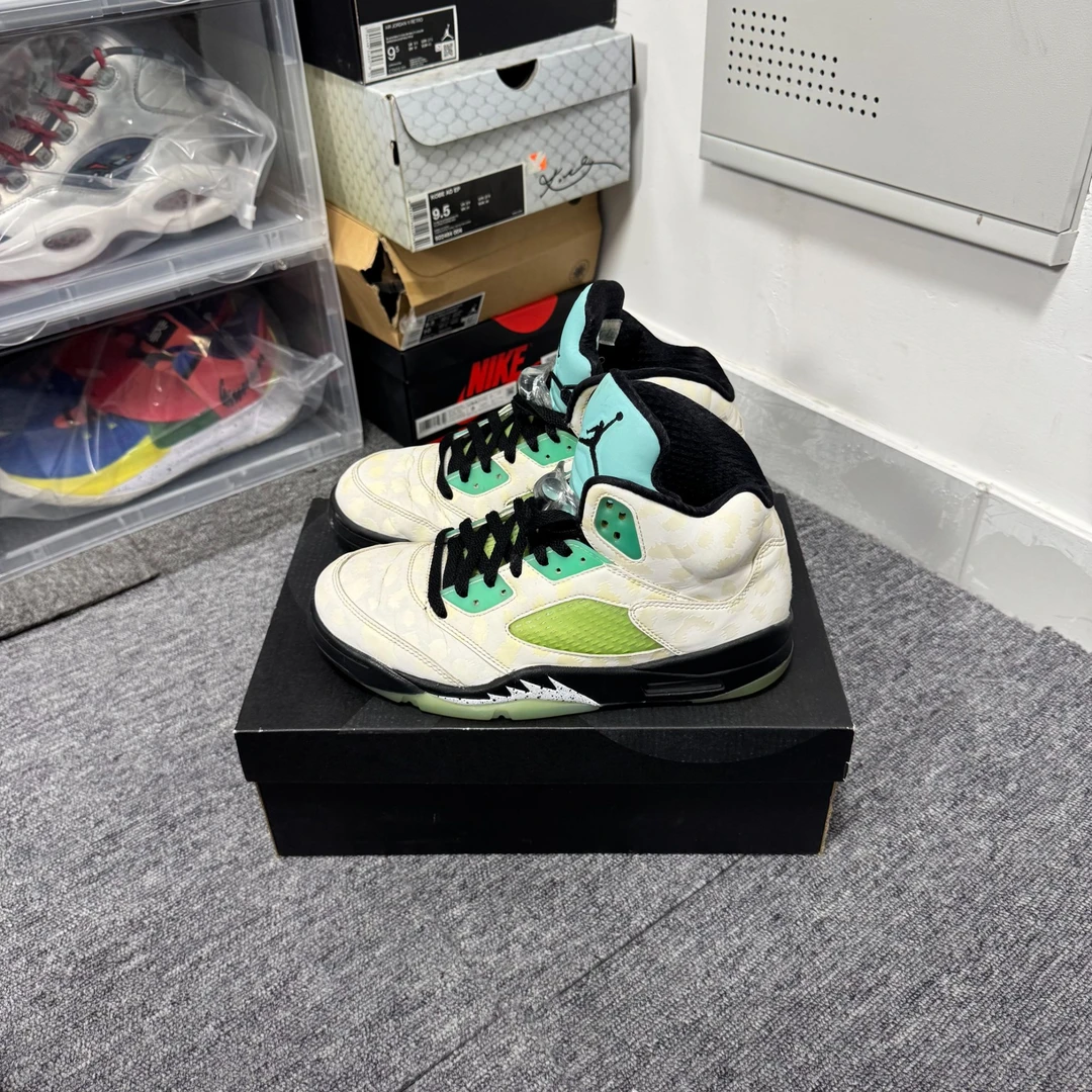 95新 MM6 42码 aj5 郭艾伦 无原盒 无瑕疵