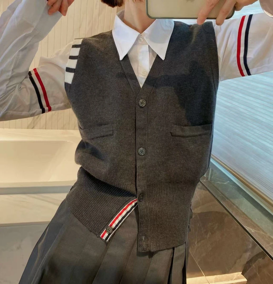 【小鱼】男女同款-羊毛V领开衫背心马甲-经典简约时尚百搭显瘦显高